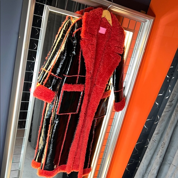 Azalea Wang Black Patent & Crimson Faux Fur Maxi Coat 🍒🖤 - Picture 3 of 7